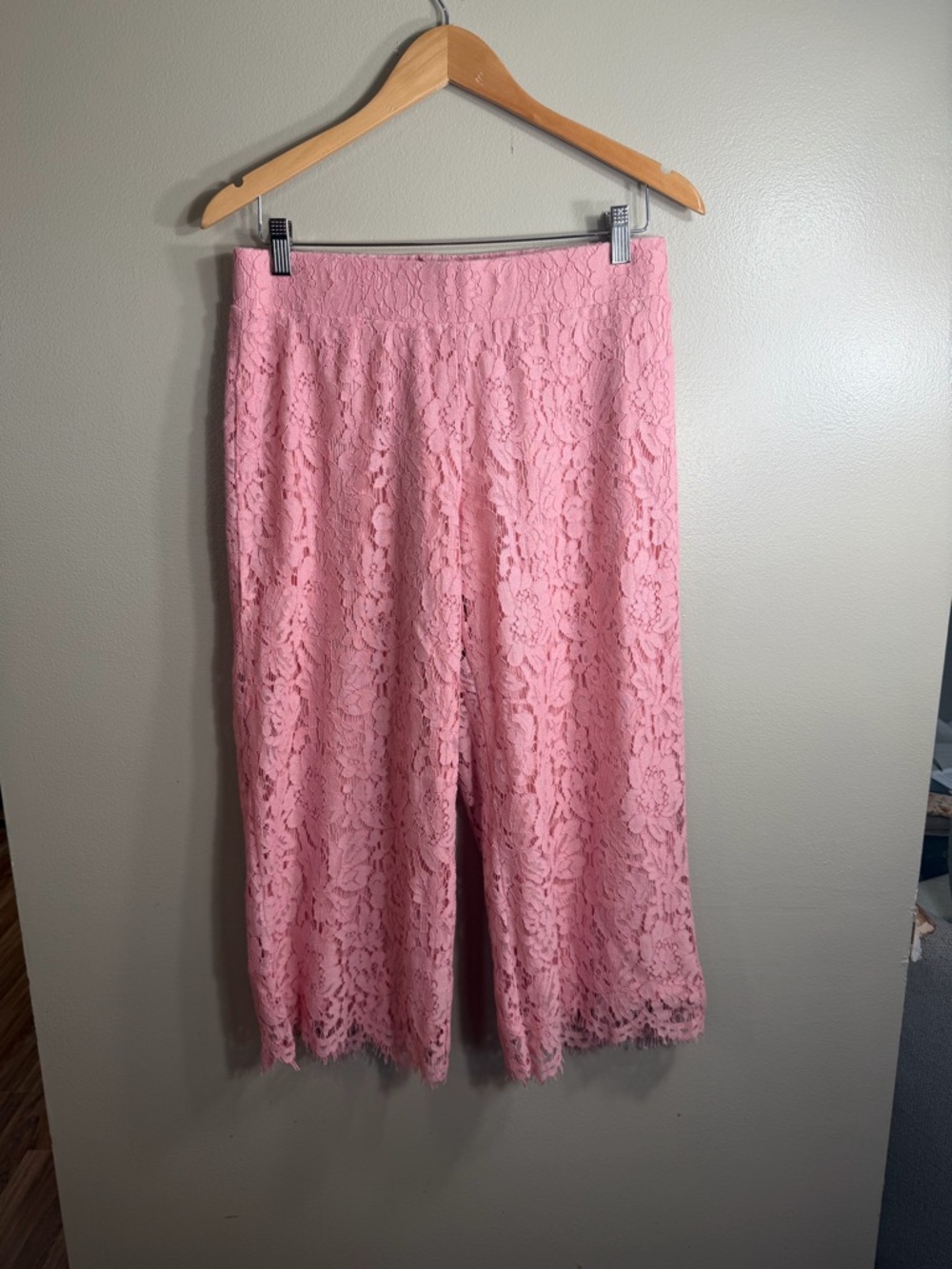 Isaac Mizrahi Live Pink Lace Culotte Pants Wide Leg Crop Elastic Waist Sz SP